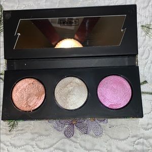 KAT VON D “ Metal Crush” highlight palette.